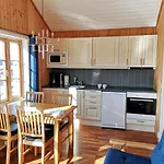 Statles Rorbu- Og Konferansesenter As 3*
